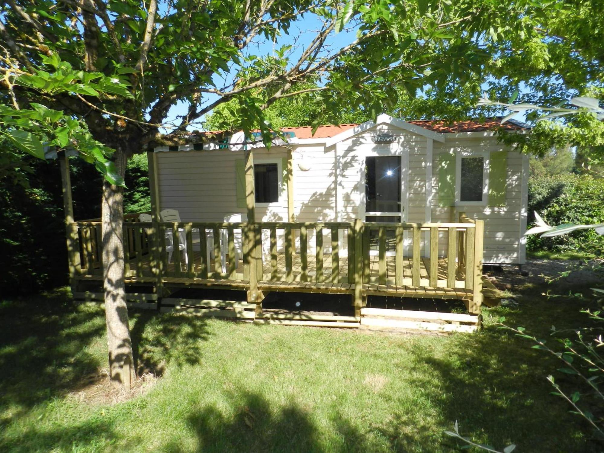 Camping Le Clos De La Lere Cayriech Exterior foto
